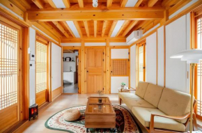 Numaru Luxury Entire 2-story Hanok in Seochon
